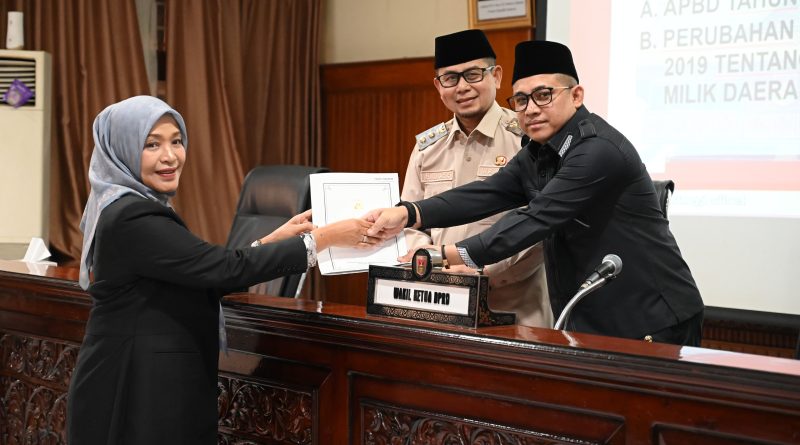 Enam Fraksi DPRD Bukittinggi Berikan Pandangan Umum Raperda APBD 2026 dan Perubahan Perda Pengelolaan Barang Milik Daerah