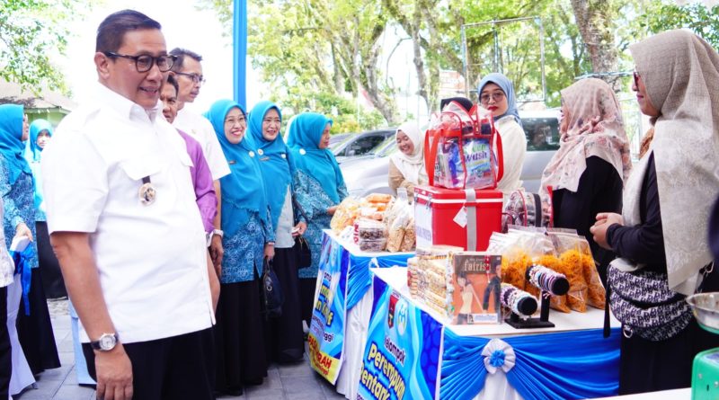 TP PKK Bukittinggi Gelar Bazar Pasar Murah Peringati HKG ke-54 dan Sambut Idul Fitri 1447 H