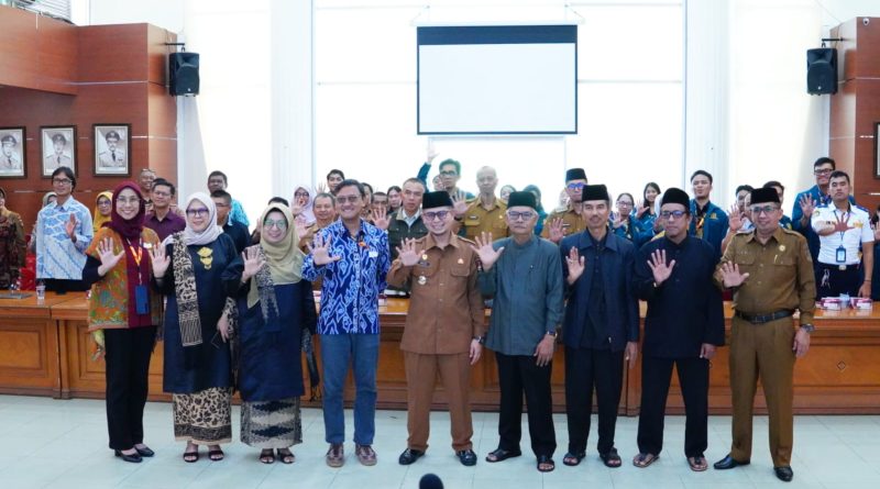 Wawako Membuka FGD Kajian Pelestarian Perkotaan Berbasis Warisan Budaya bersama Mahasiswa ITB