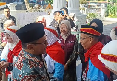 253 Calon Jamaah Haji Kota Bukittinggi 2026 Kloter 7 Berangkat Menuju Embarkasi Padang