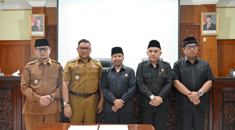 Nota Persetujuan Bersama Raperda tentang Perubahan APBD Tahun 2026 di Tandatangani